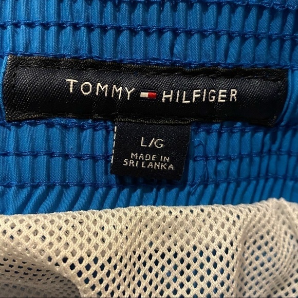 TOMMY HILFIGER Parrot Banana Patch Swim Trunks-L - Picture 6 of 8